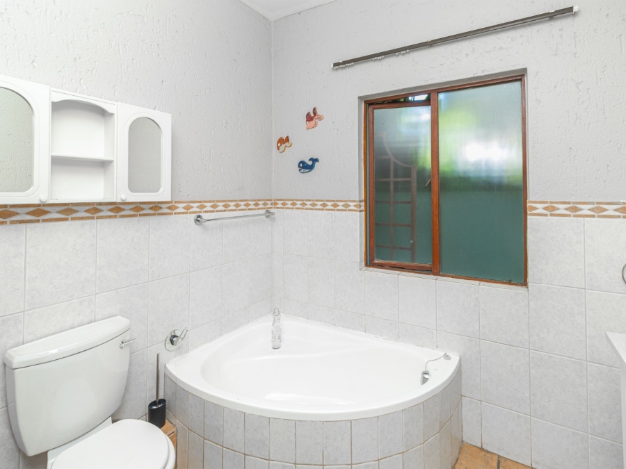 4 Bedroom Property for Sale in Caribbean Beach Club North West